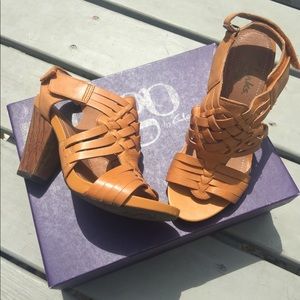 Clark’s Indigo - Tan strapping high heels